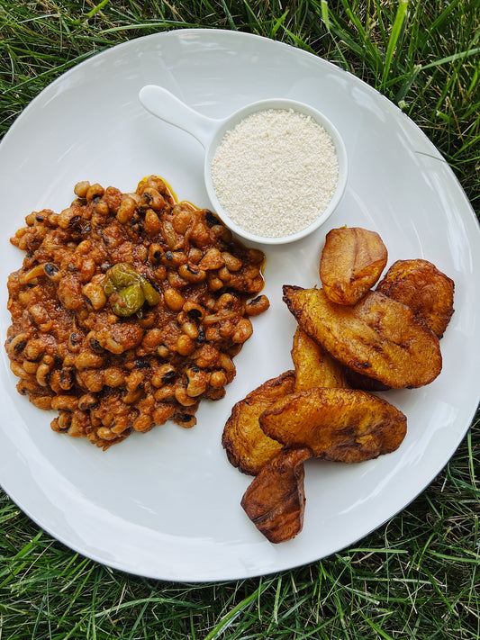 Red Red - Ghanaian Black Eyed Beans Stew with Fried Sweet Plantains